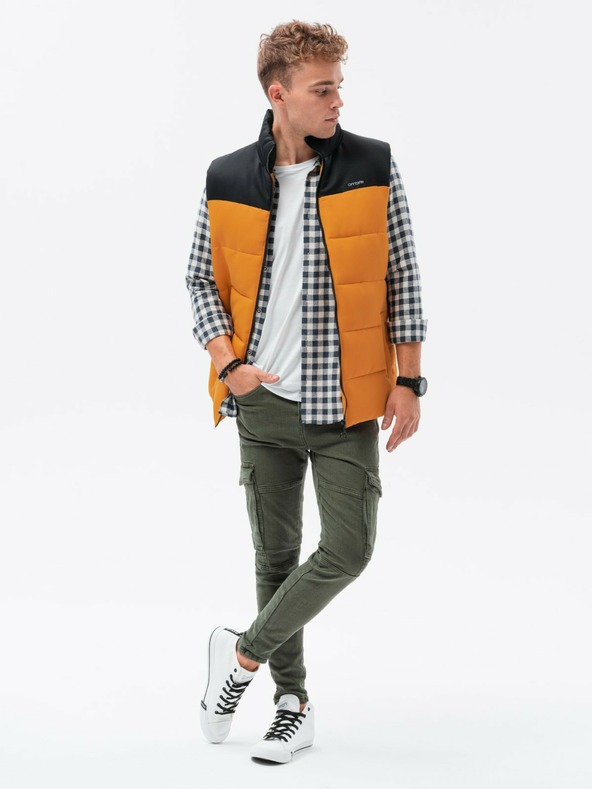 Ombre Clothing Černo-hořčicová pánská prošívaná vesta Ombre Clothing