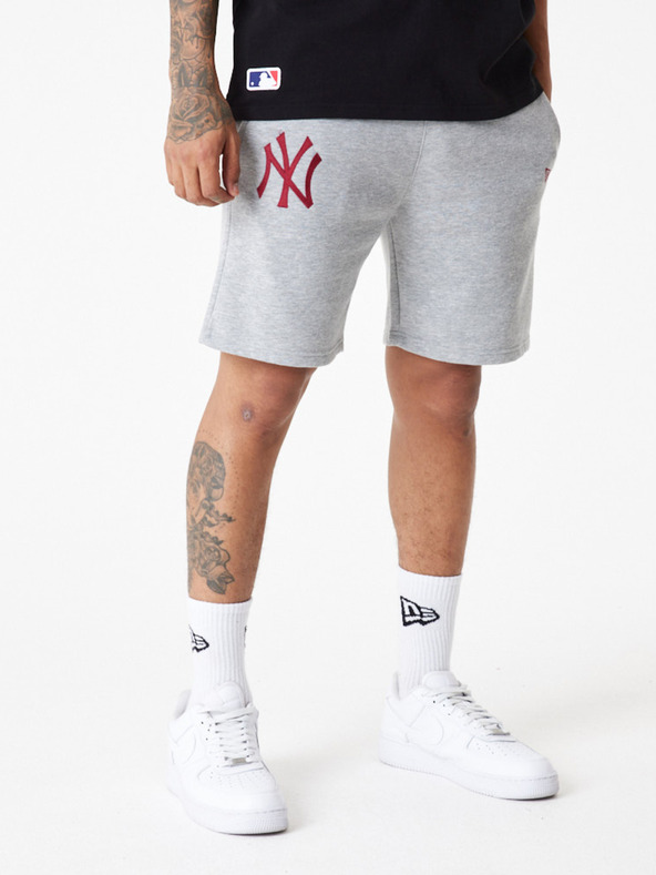 New Era Šedé pánské kraťasy New Era League essentials shorts NEYYAN
