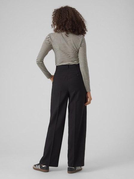 AWARE by VERO MODA Černo-krémové dámské pruhované tričko AWARE by Vero Moda Fiona